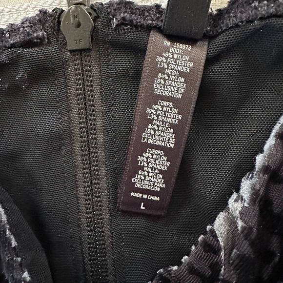 NWT Skims black velour corset crop top size large - Picture 4 of 5